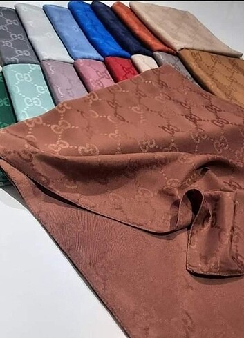 Gucci G desen jakar şal