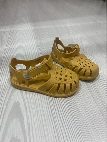 LC Waikiki Bebek sandalet