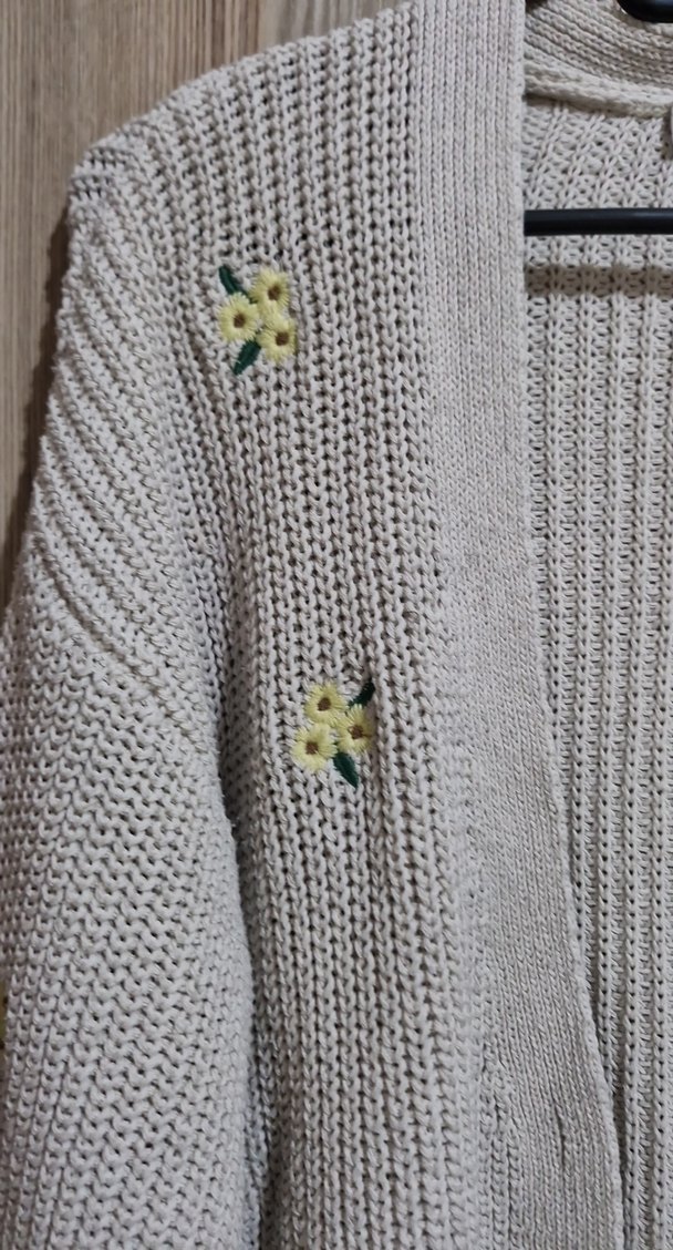 Nakışlı Gri Triko Kadın Hırka - Görsel 2