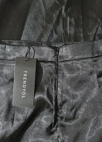 Kadın Siyah Midi Saten Etek - Görsel 3