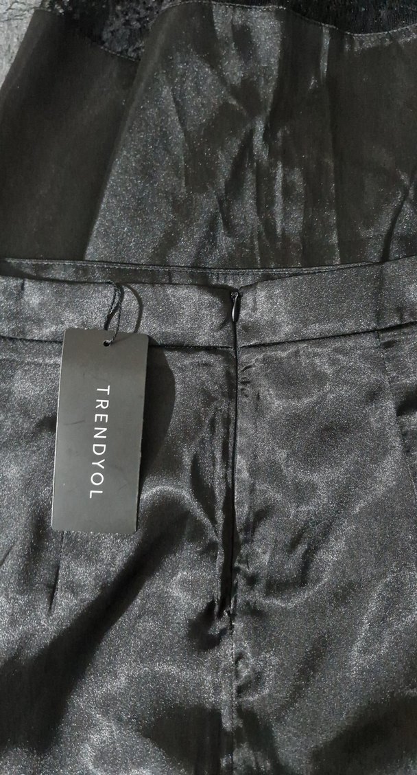 Kadın Siyah Midi Saten Etek - Görsel 3