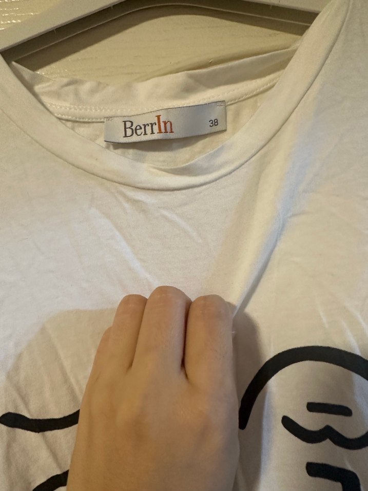 Beyaz Baskılı Kısa Kollu Tişört - Görsel 2