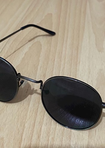 Siyah Minimalist Yuvarlak Kadın Güneş Gözlüğü - Görsel 2