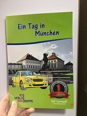 EİN TAG İN MÜNCHEN (Almanca kitabı)
