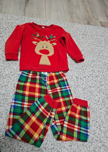 Kız Çocuk Renkli Desenli Polar Pijama Takımı