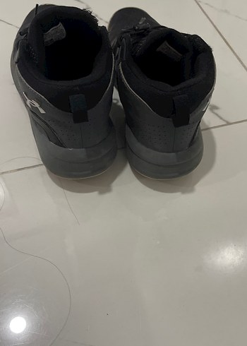 Siyah Bağcıklı Basketbol Ayakkabısı - Görsel 4