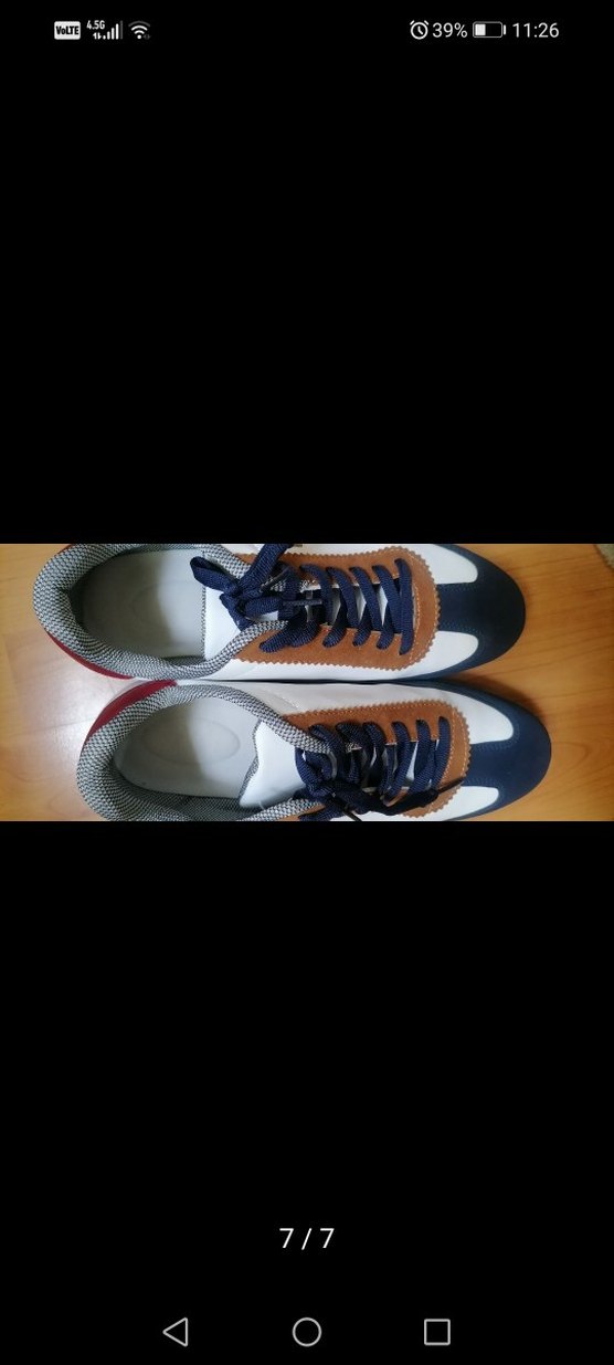 Beyaz ve Lacivert Bağcıklı Spor Ayakkabı - Görsel 4