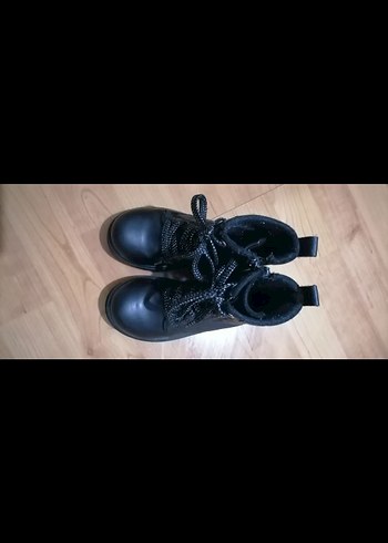 Kız Çocuk Siyah Yılan Desenli Lastik Bot - Görsel 2