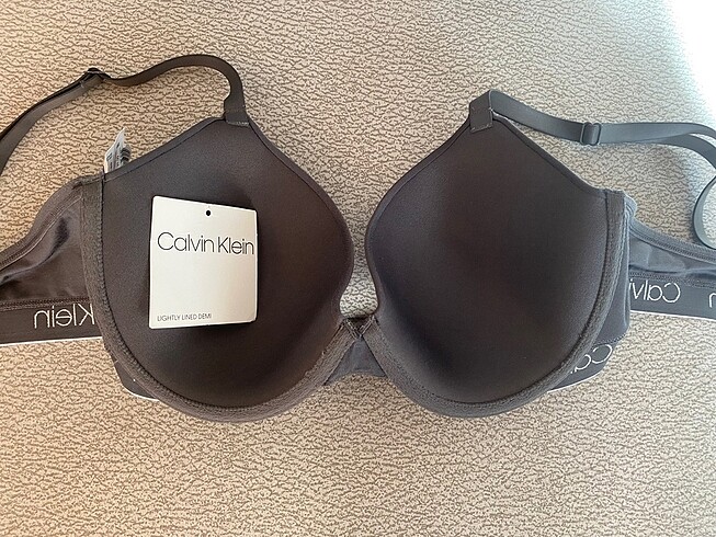 40 Beden Calvin Klein sütyen balenli dolgusuz 85B