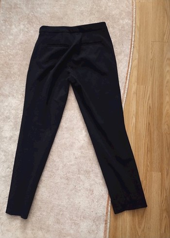 Siyah Kadın Normal Kesim Kumaş Pantolon - Görsel 2