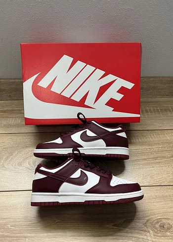 Bordo Nike Kadın Spor Ayakkabı