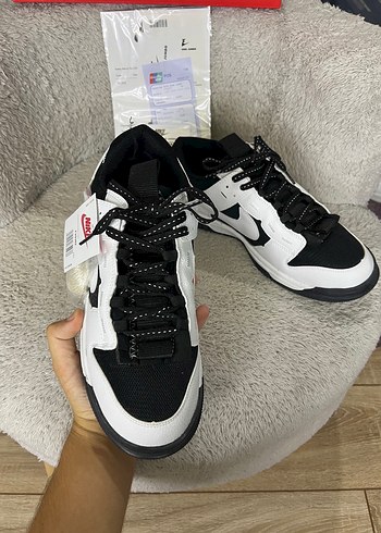 42 Beden beyaz Renk Nike Siyah Beyaz Kadın Spor Ayakkabısı