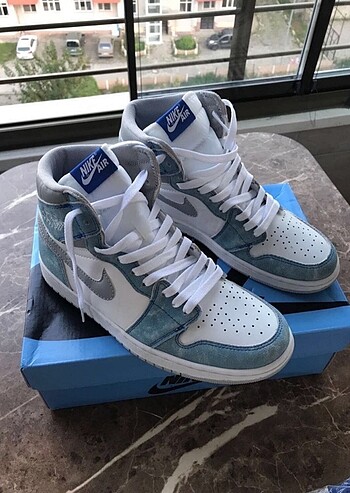 Nike Nike Air Jordan 1 Hyper Royal