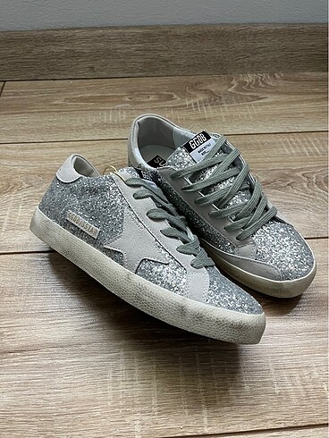 Golden Goose Deluxe