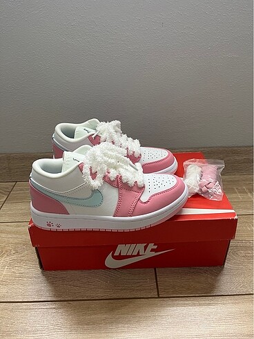 Nike Nike Air Jordan 1 Low Pink