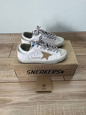 Golden Goose Deluxe