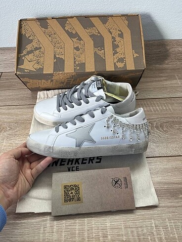 36 Beden beyaz Renk Golden Goose Deluxe