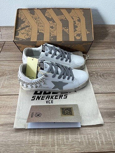 Golden Goose Deluxe
