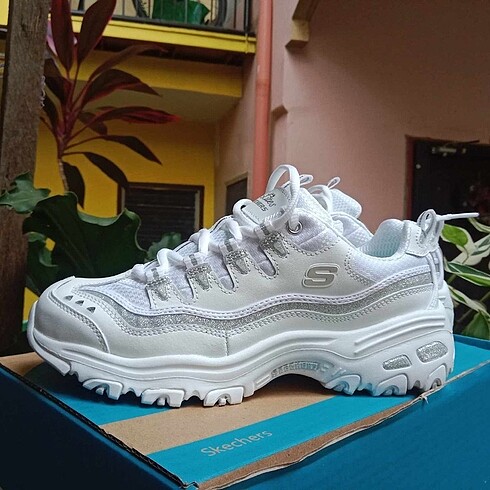 36 Beden beyaz Renk Skechers D Lites
