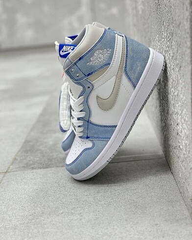 Nike Nike Air Jordan 1 Hyper Royal