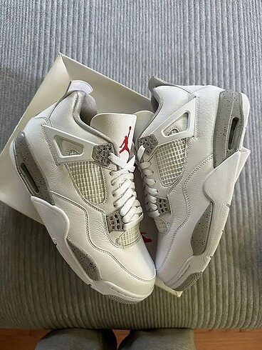 Nike Air Jordan 4 Oreo