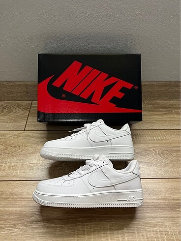 Nike Air Force 1 White