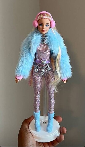 Barbie Barbie Extra Fly Seyahat Bebeği Mavi Kürk Ceket