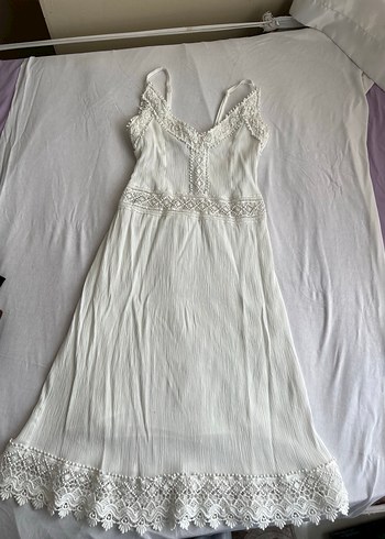 Zara Romantik Dantel Detayli Beyaz Uzun Plaj Elbisesi