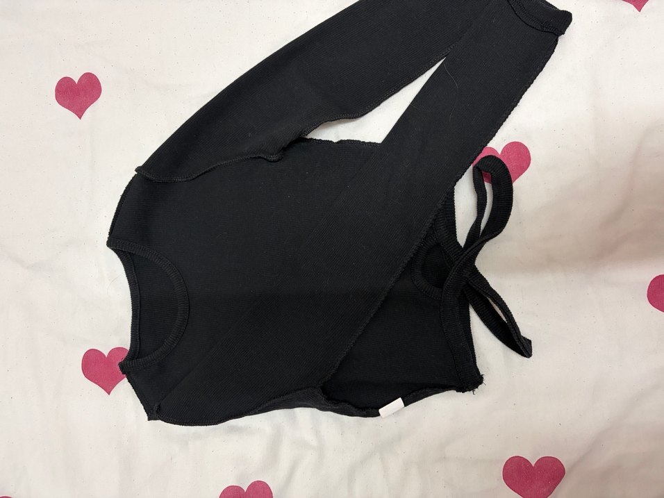 Siyah Uzun Kollu crop top - Görsel 2