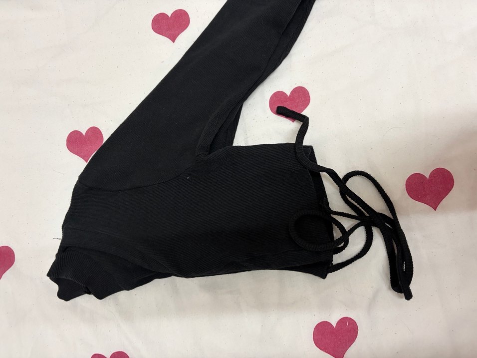 Siyah crop top göğüs dekolteli - Görsel 2