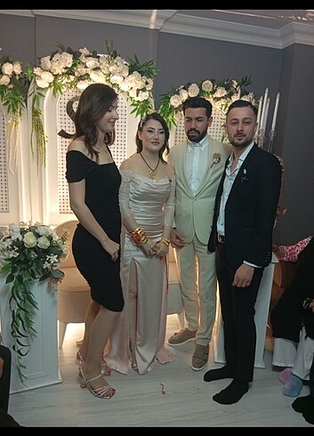 s Beden Nisan elbisesi