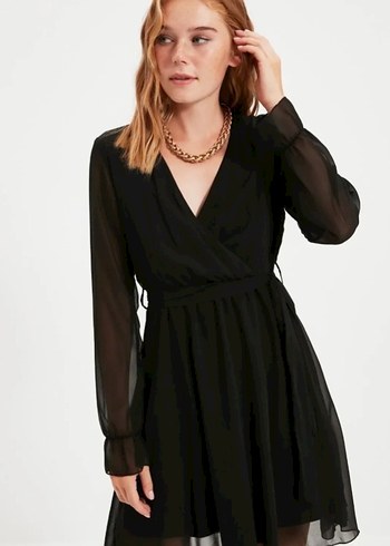 V Yaka Siyah Piliseli Mini Elbise - Görsel 3