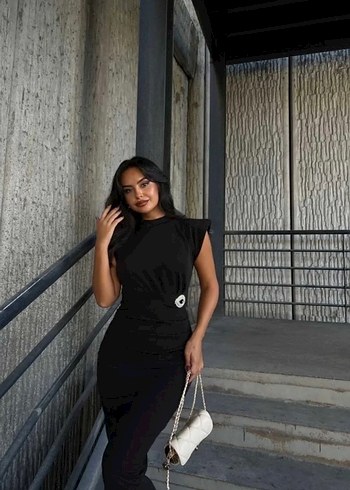 Siyah Kemerli Yüksek Yakalı Uzun Kalem Elbise - Görsel 2