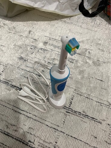 Oral-B Oral-B Şarjlı Diş Fırçası