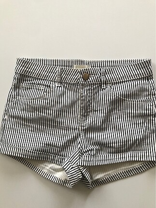 Zebra desenli şort