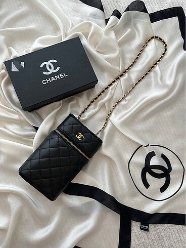 Chanel phone bag deri
