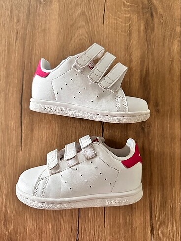 Adidas Çocuk spor ayakkabı
