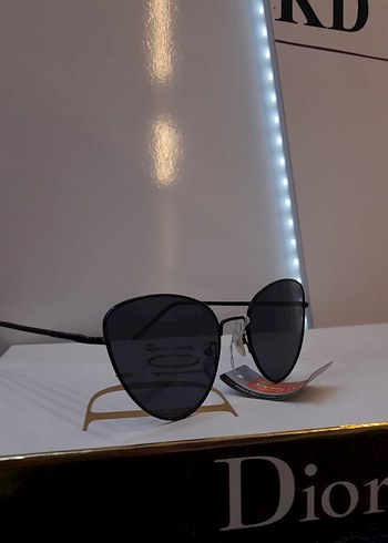 Siyah Minimalist Kadın Güneş Gözlüğü - Görsel 5