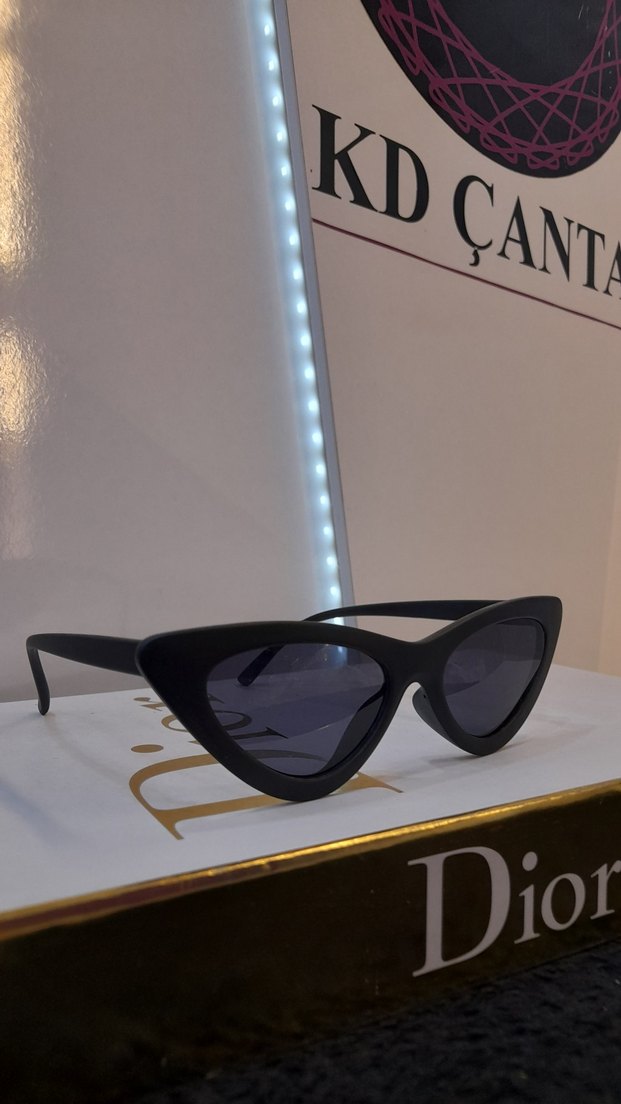 Siyah Retro Şeffaf Kadın Güneş Gözlüğü - Görsel 2