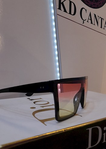 Şeffaf Çok Renkli Minimalist Kadın Gözlüğü - Görsel 3