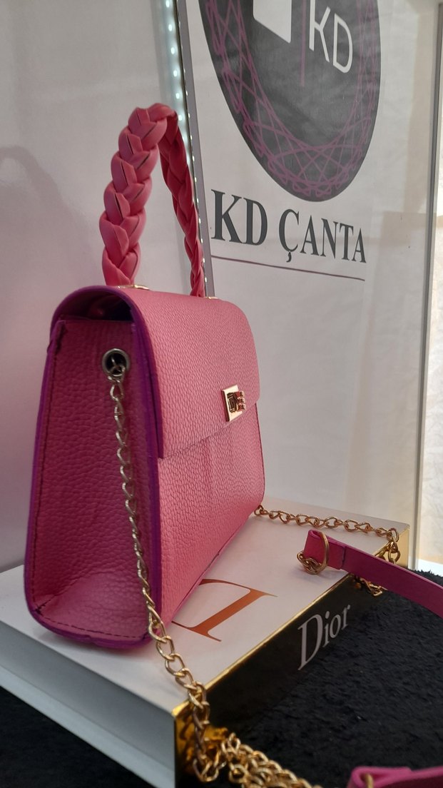 Zincir Detaylı Pembe Deri Yılan Desenli Çanta - Görsel 3