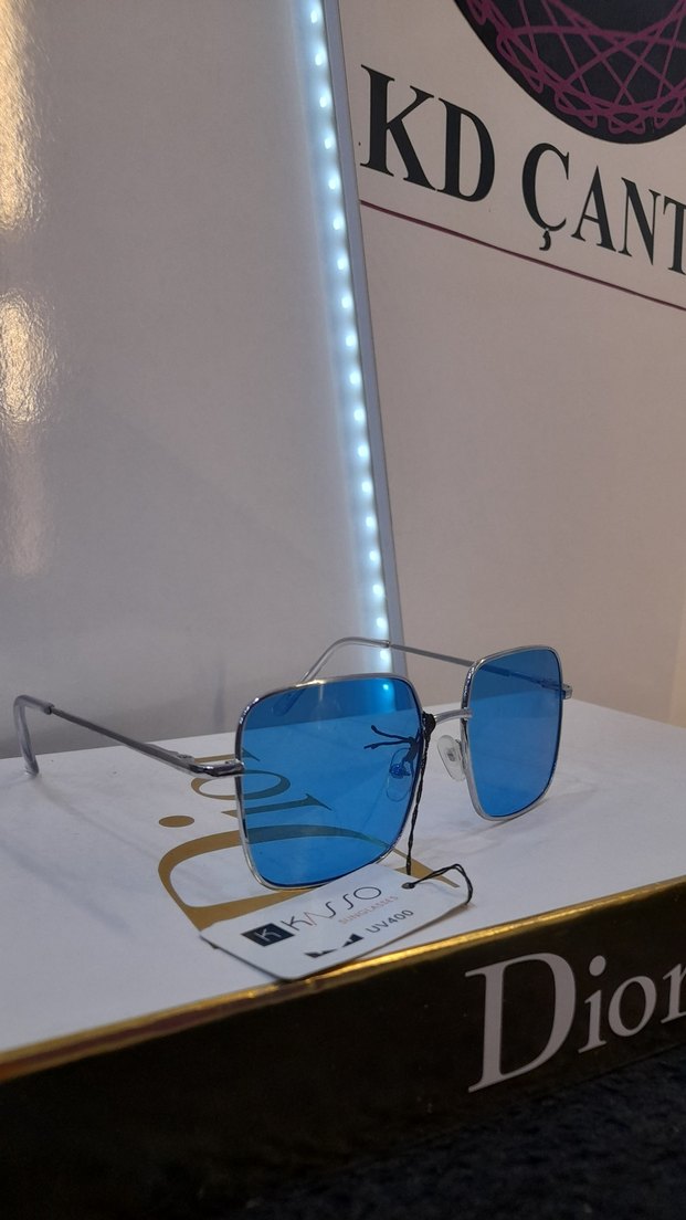 Şeffaf Çerçeveli Mavi Kadın Güneş Gözlüğü - Görsel 2