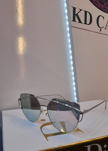 Dior Şeffaf Gri Kadın Gözlüğü - Görsel 3