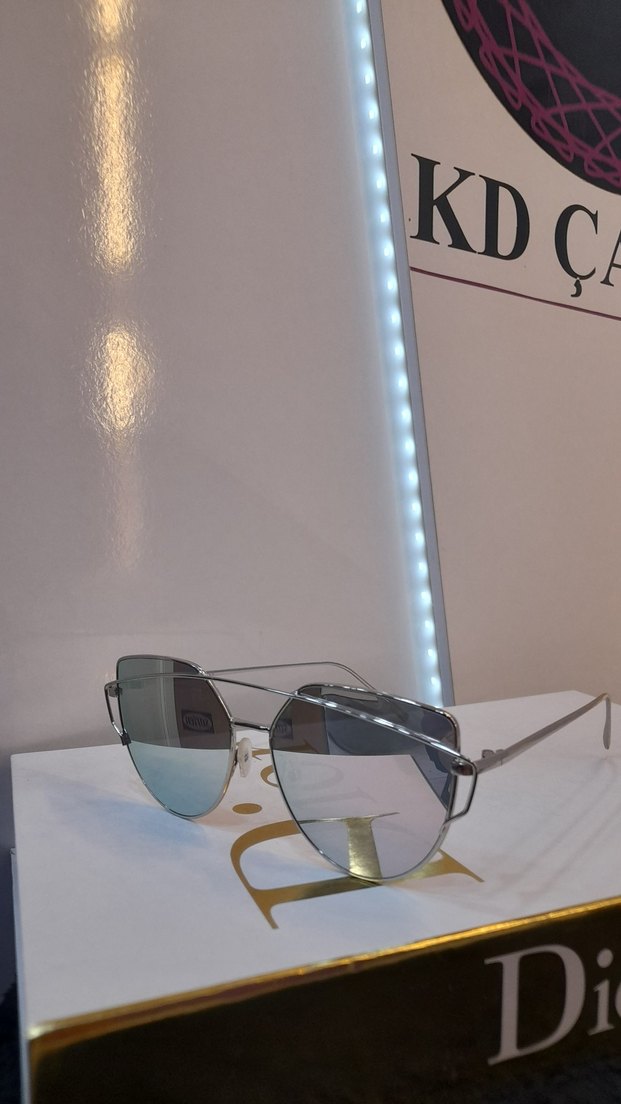 Dior Şeffaf Gri Kadın Gözlüğü - Görsel 3