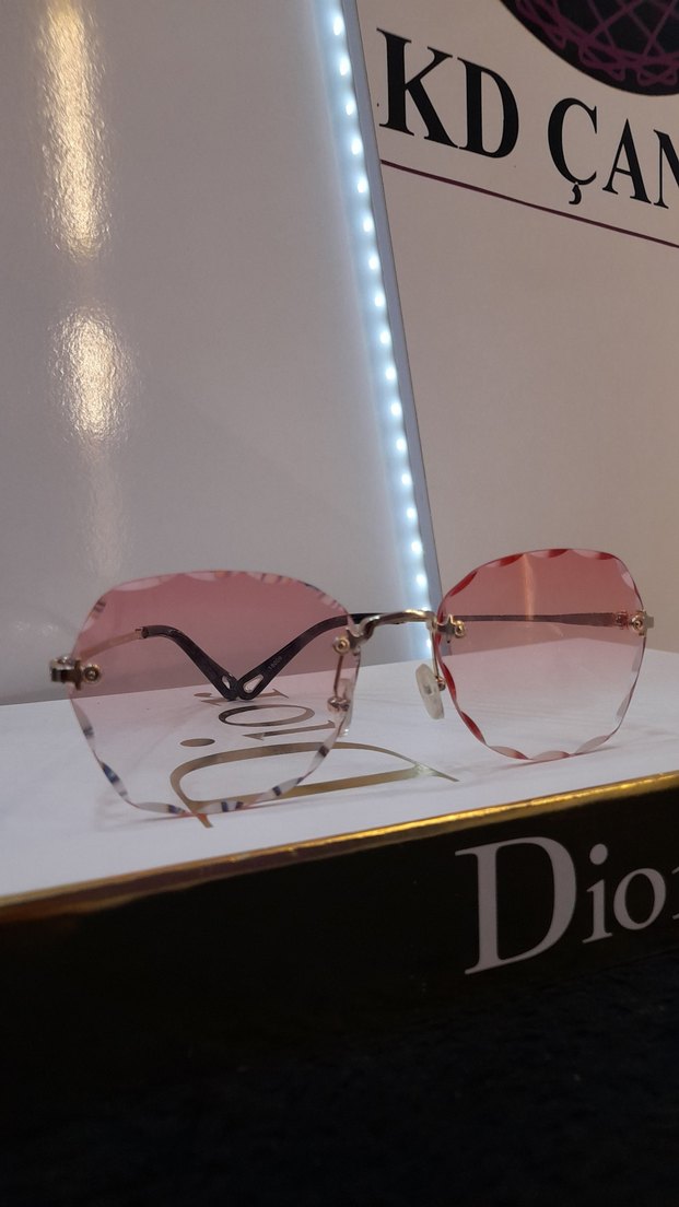 Pembe Transparan Kadın Gözlüğü - Görsel 2