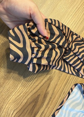Trendyol & Milla Zebra Desenli Pilili Mini Kadın bluz