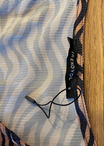 s Beden Zebra Desenli Pilili Mini Kadın bluz