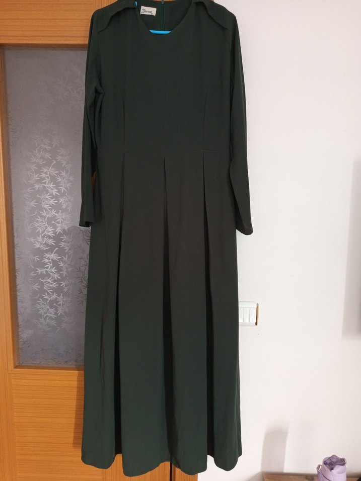 Uzun Kollu Koyu Yeşil Elbise - Görsel 2