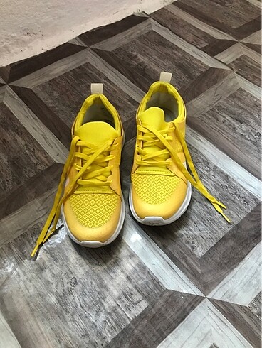 Spor ayakkabı