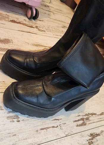 38 Beden BERSHKA Siyah Deri Platform Topuklu Gotik Kadın Bot